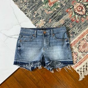 Banana Republic mid rise 3” short raw frayed hem denim